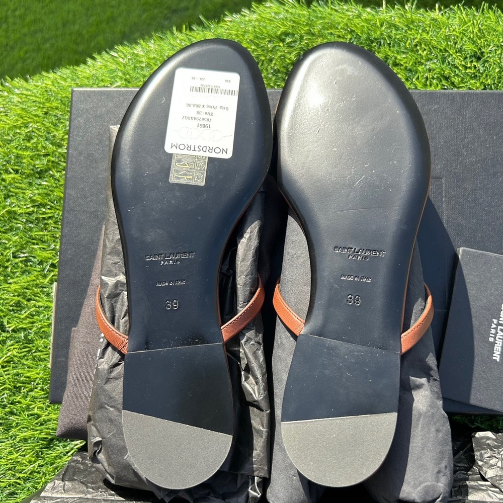 SAINT LAURENT CASSANDRE THONG FLAT SANDAL BROWN LEATHER GOLD YSL SZ 39 NEW - Picture 9 of 16